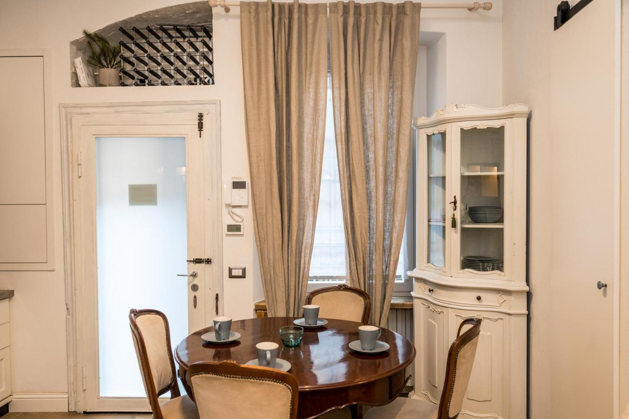 Shortmi Borsieri Appartement